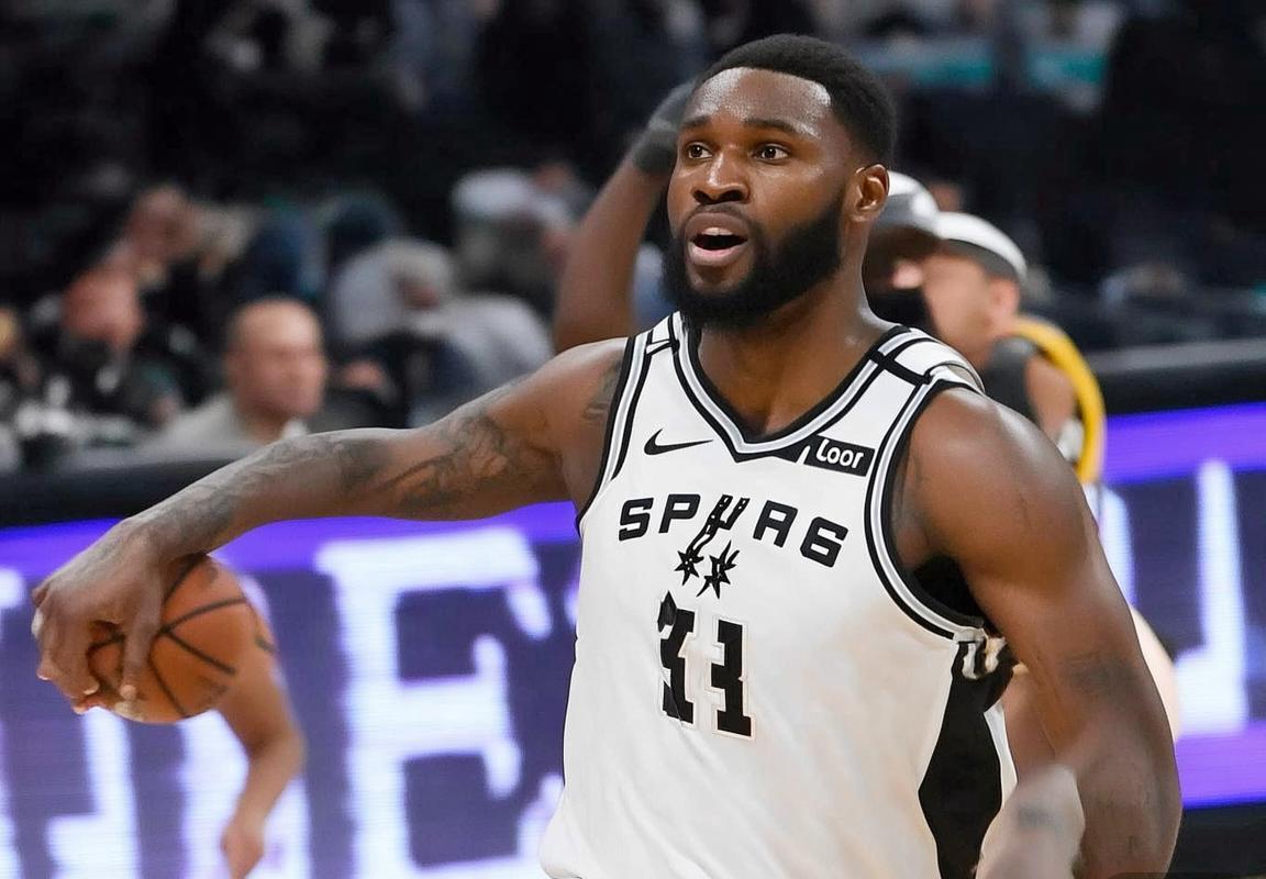 马刺vs灰熊：巴恩斯31分对飚福克斯29分，比赛关键时刻解析与西部排名变化